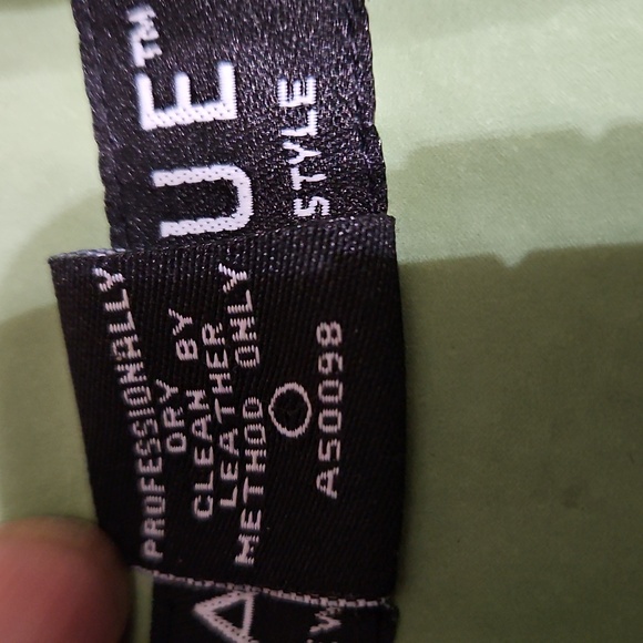Genuine Leather Coat Brand New...will Also Fit Small And Xs. - Picture 3 of 7